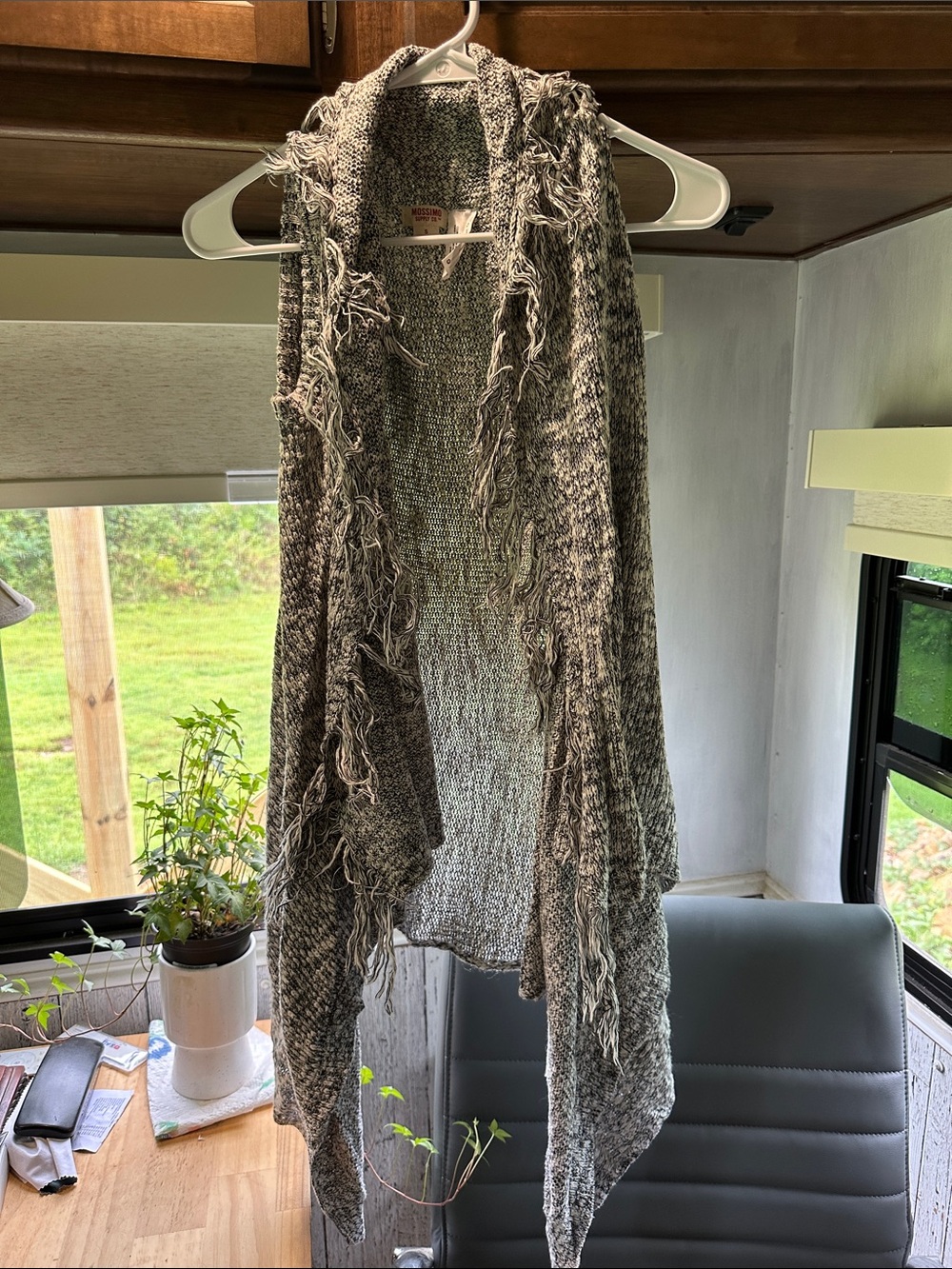 Fringed Open-Front Women's Sweater Vest - Gray size small